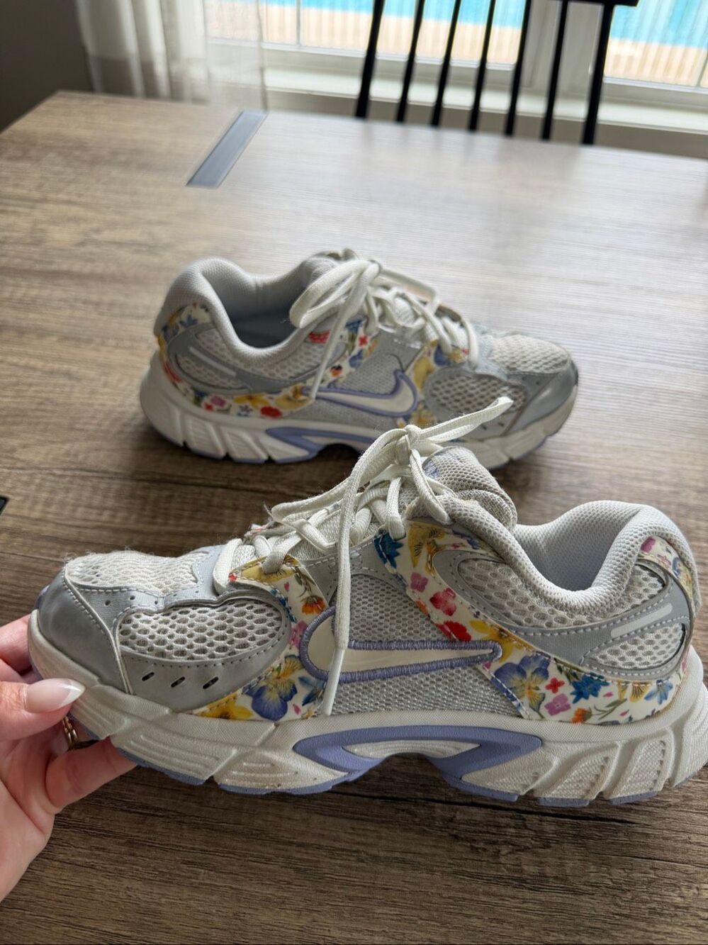 Nike V5 RNR Sneakers Floral Summit White Light Thistle (PS) Youth 4.5 Women’s 6